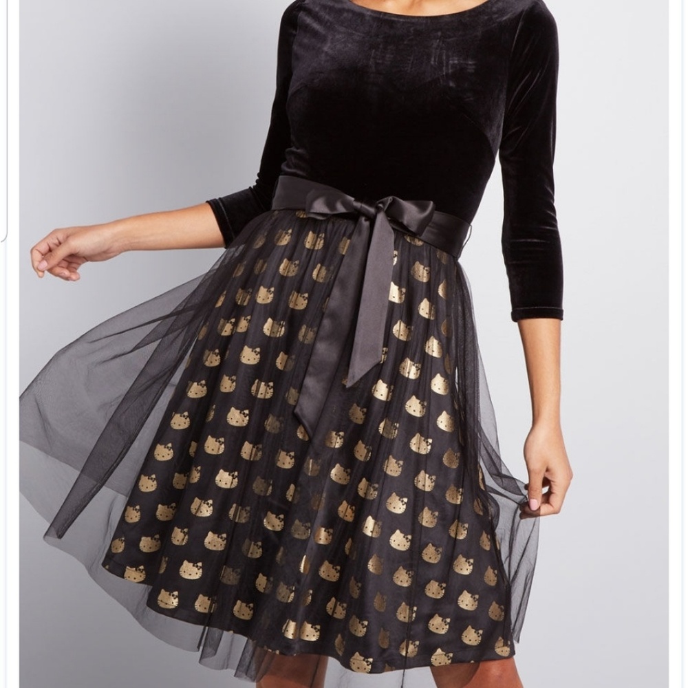 *ISO* ONLY DO NOT BUY!MODCLOTH HELLO KITTY DRESS - Picture 4 of 8